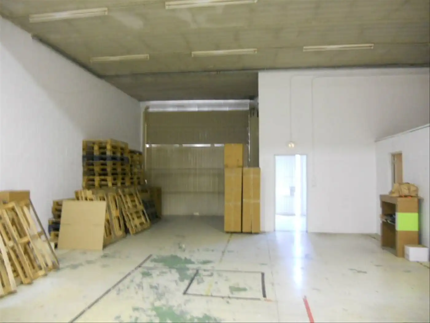 Fabrikhallen zur Miete in Teià