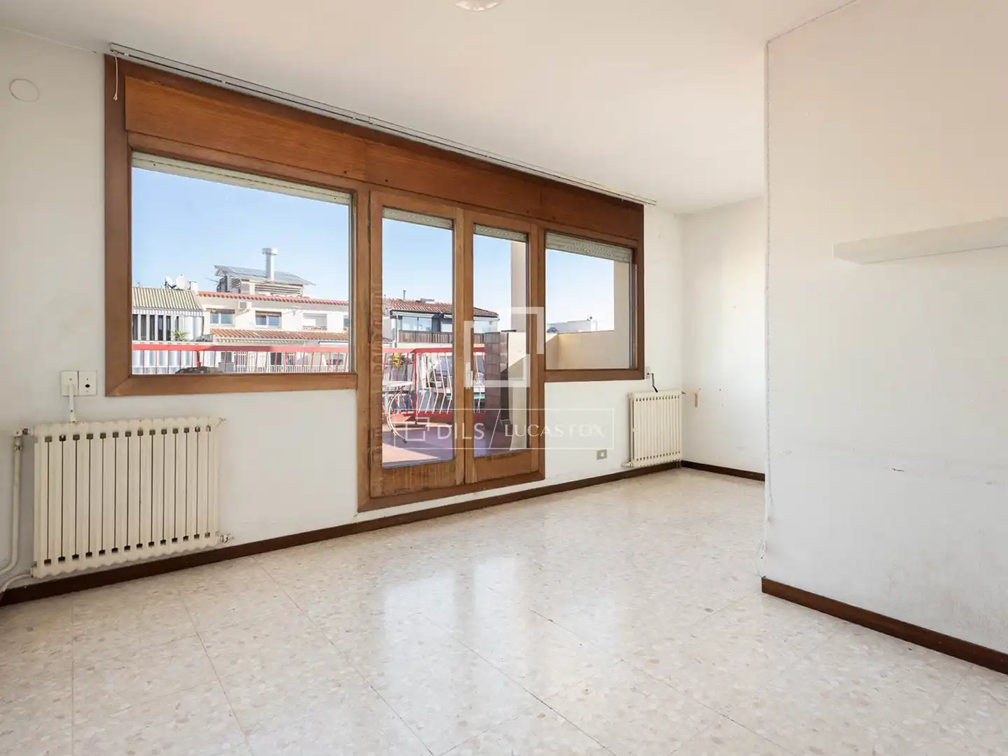 Vista exterior de Àtic en venda en Barcelona amb Terrassa, Piscina i Balcó