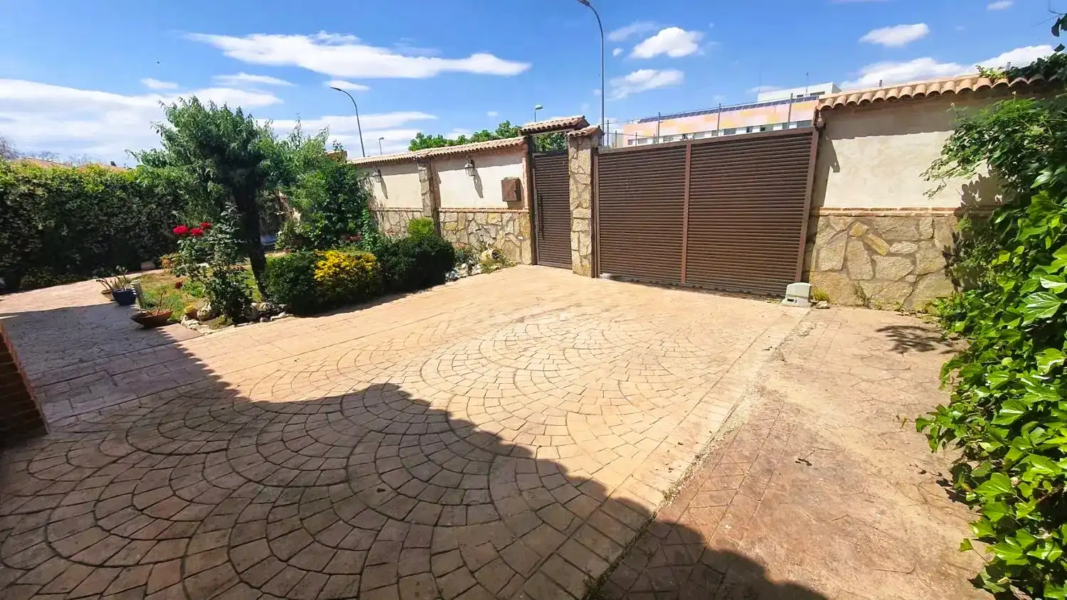 Parkplatz von Haus oder Chalet zum Verkauf in Barcience mit Klimaanlage, Heizung und Privatgarten