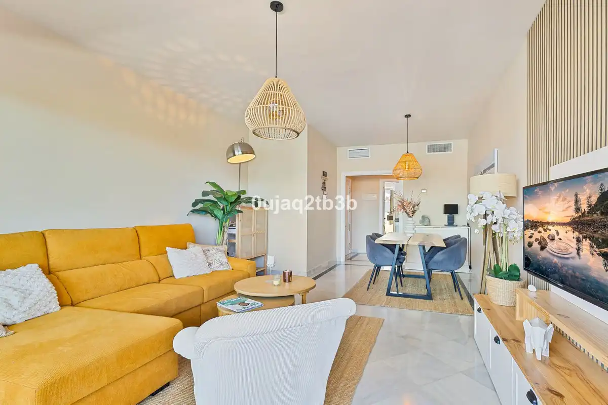 Living room of Apartments for sale in Marbella  with Air Conditioner, Alarm and Community pool