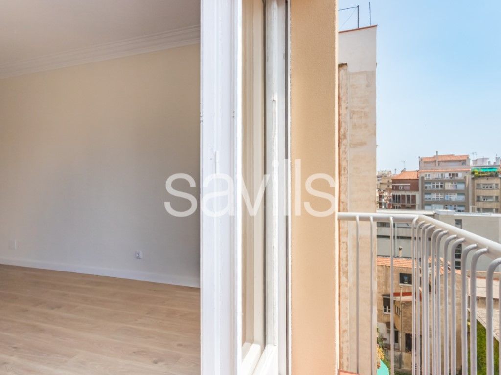 Bedroom of Apartment for sale in  Barcelona Capital  with Air Conditioner, Oven and Balcony
