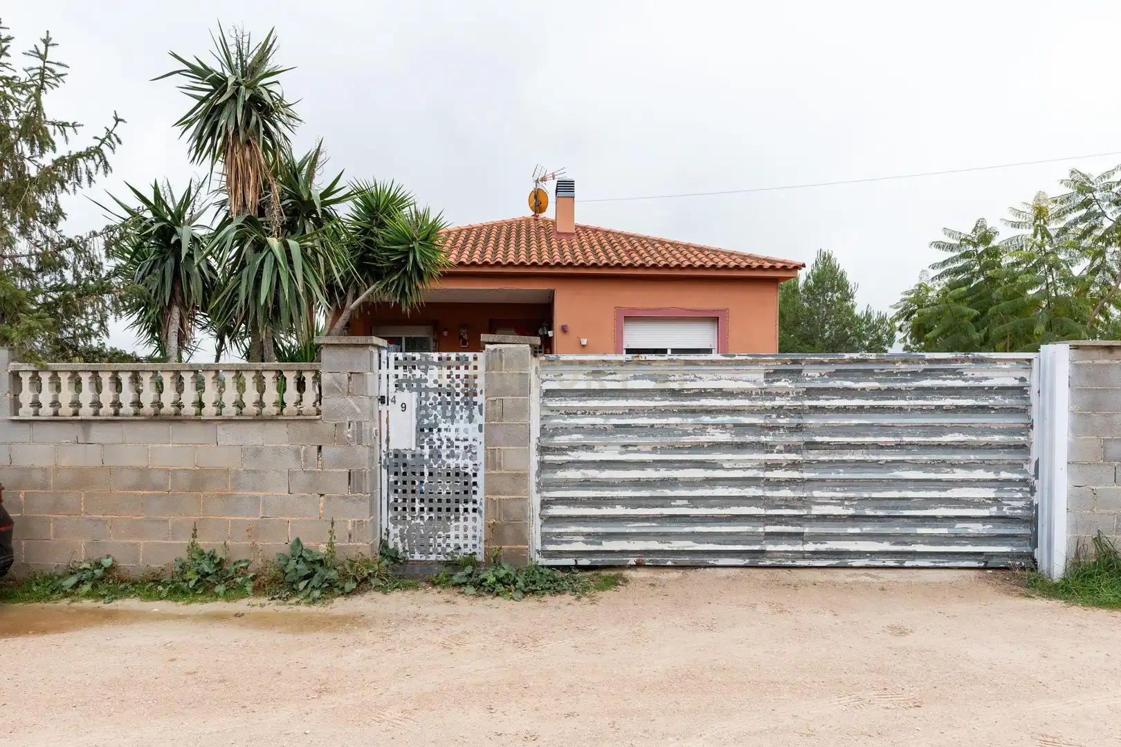 Vista exterior de Casa o xalet en venda en El Montmell amb Aire condicionat, Jardí privat i TV