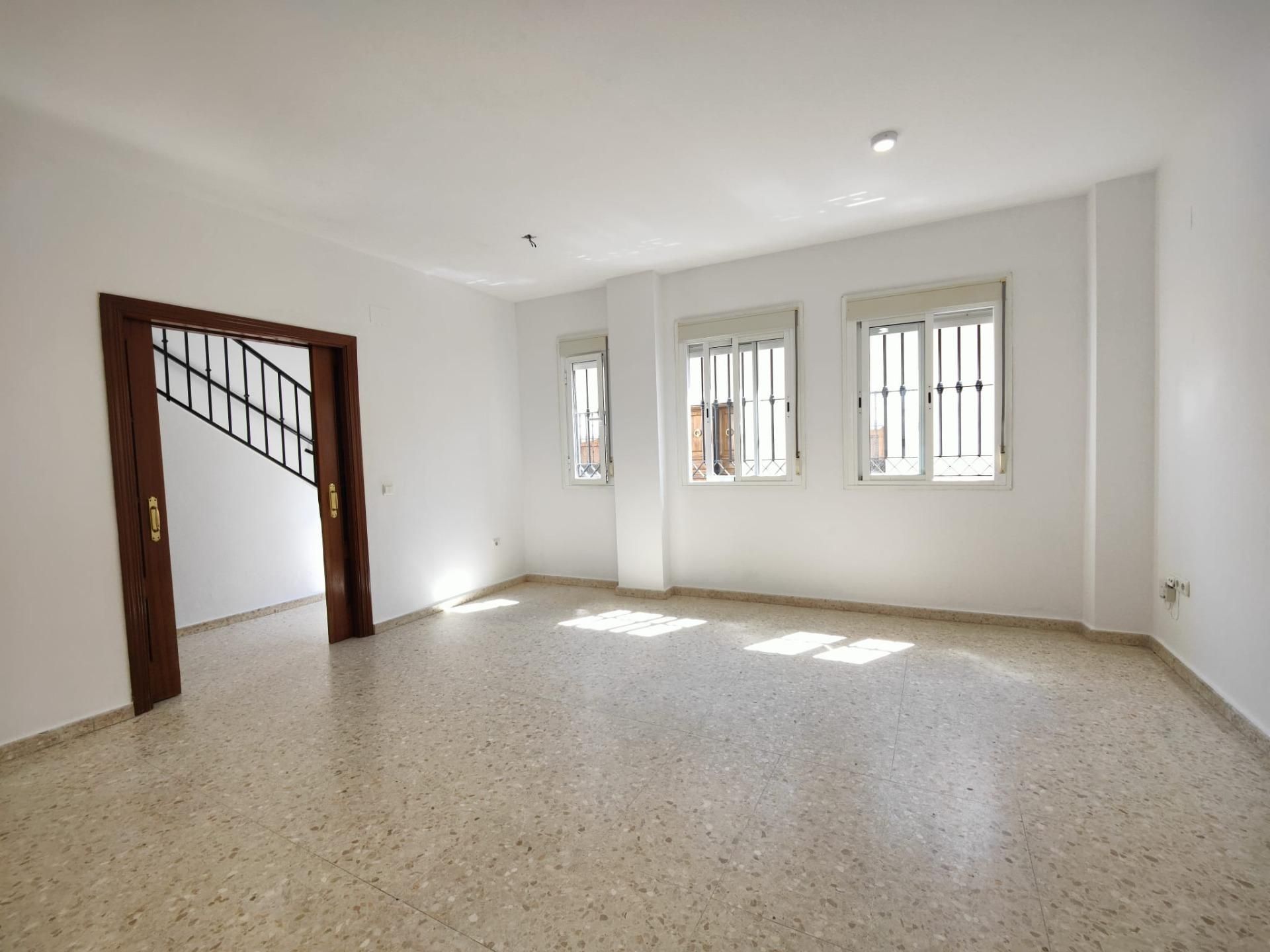 Casa o xalet en venda en Tomares amb Balcó