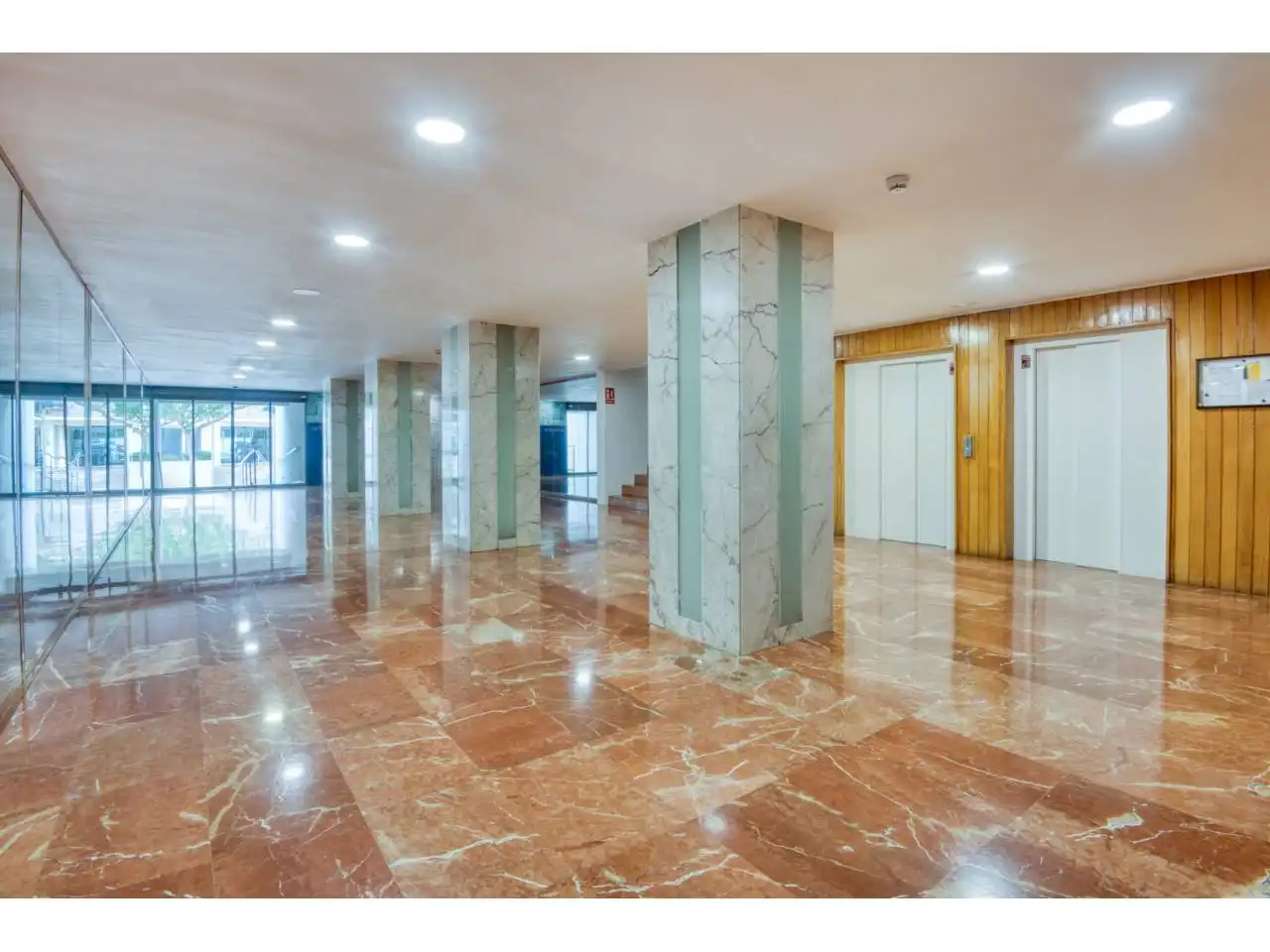 Wohnungen zum Verkauf in Castell d'Aro, Platja d'Aro i s'Agaró mit Terrasse, Balkon und Alarm
