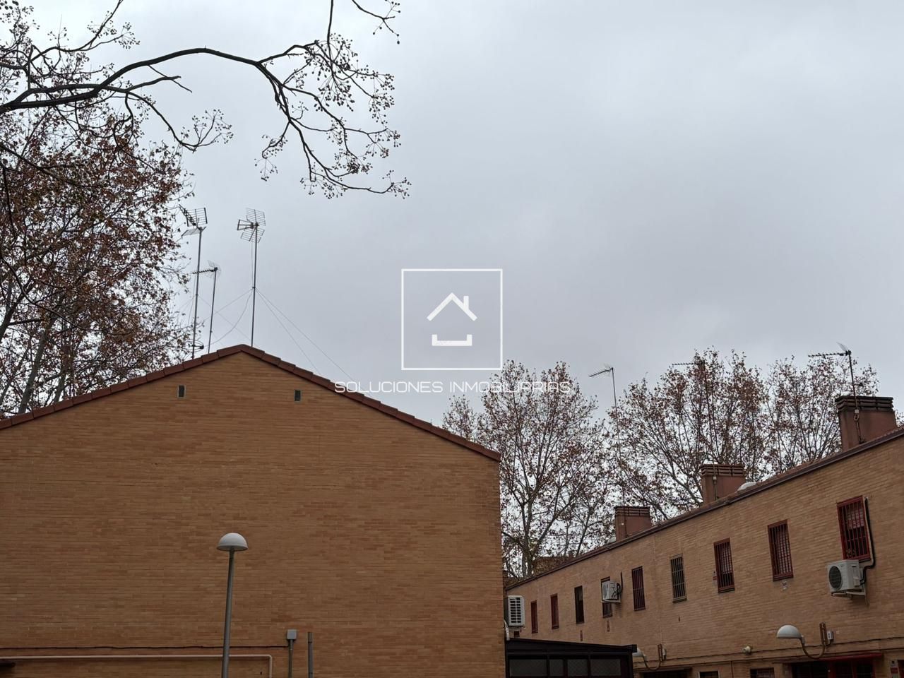 Vista exterior de Casa o xalet en venda en  Madrid Capital amb Terrassa