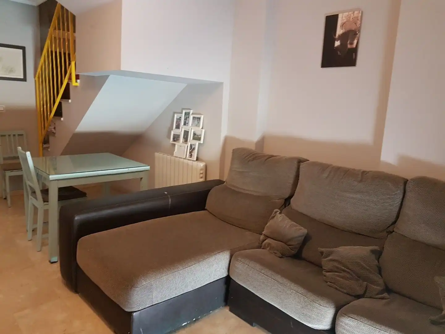 Sala de estar de Dúplex en venta en Torredonjimeno con Aire acondicionado, Amueblado y Piscina comunitaria