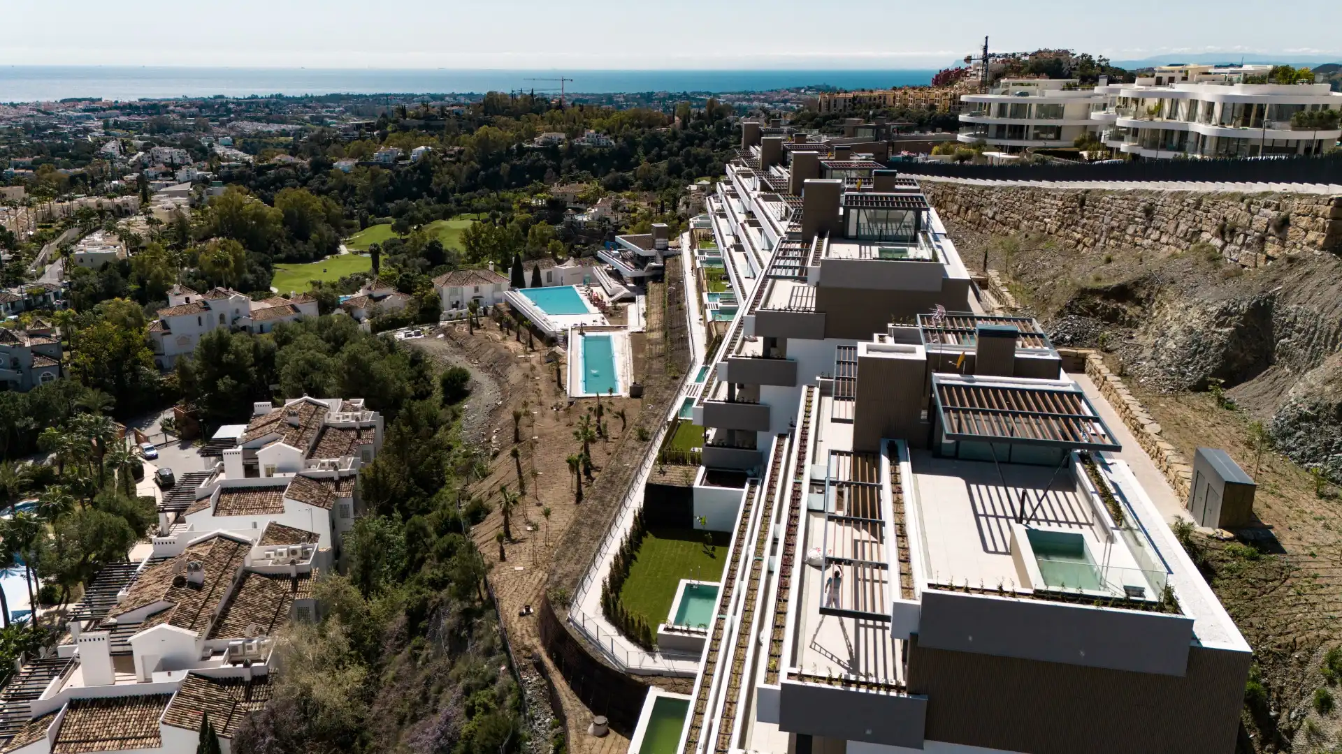 Vista exterior de Planta baixa en venda en Benahavís amb Aire condicionat, Calefacció i Jardí privat