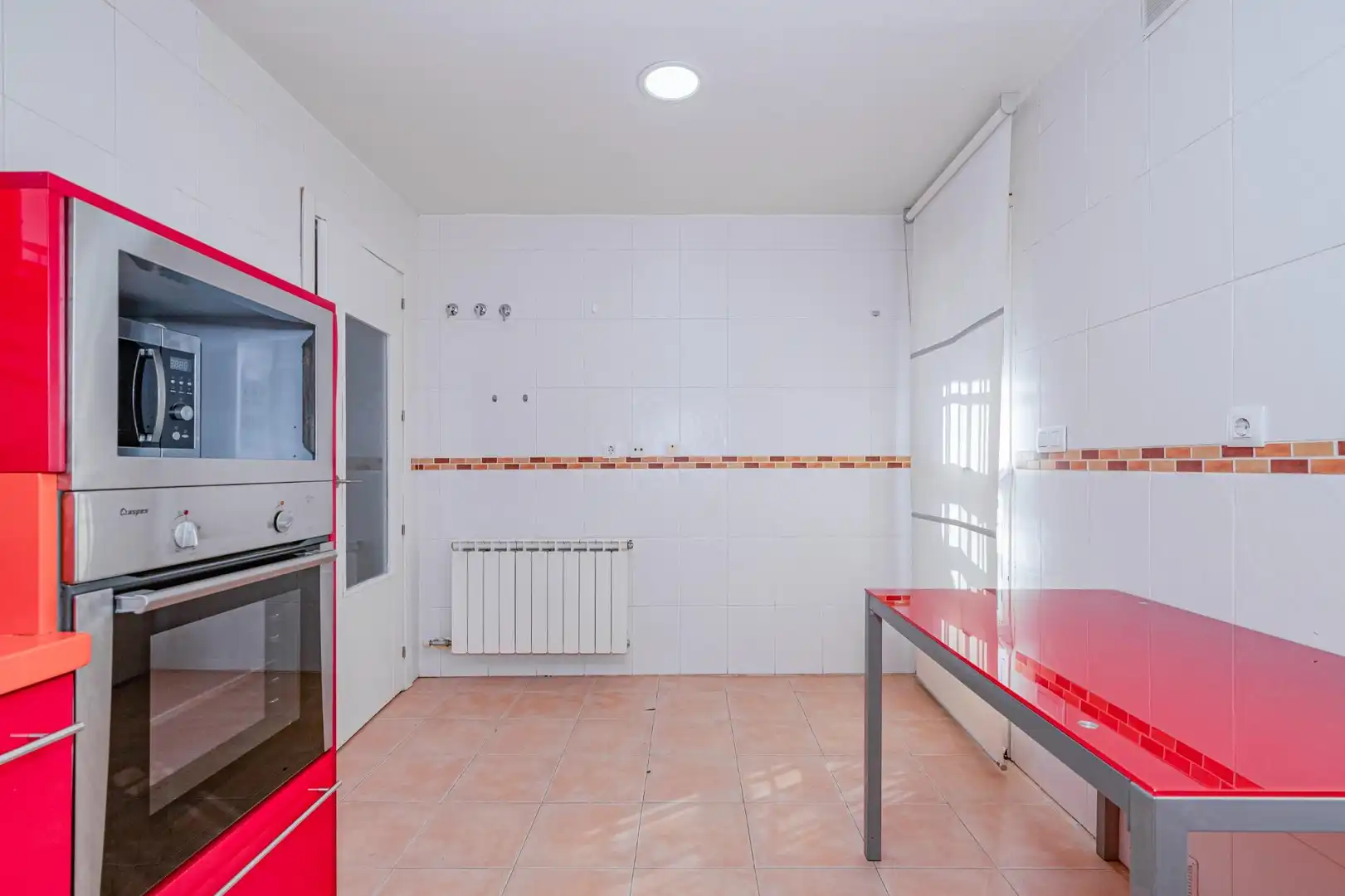 Casa aparellada amb terrassa en venda a Jun, imagen 10