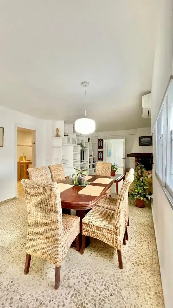 Menjador de Àtic per a compartir en Marbella amb Aire condicionat, Moblat i Forn