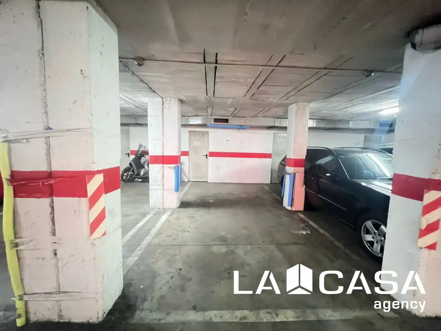 Parking de Planta baja en venta en Dos Hermanas con Trastero y Piscina