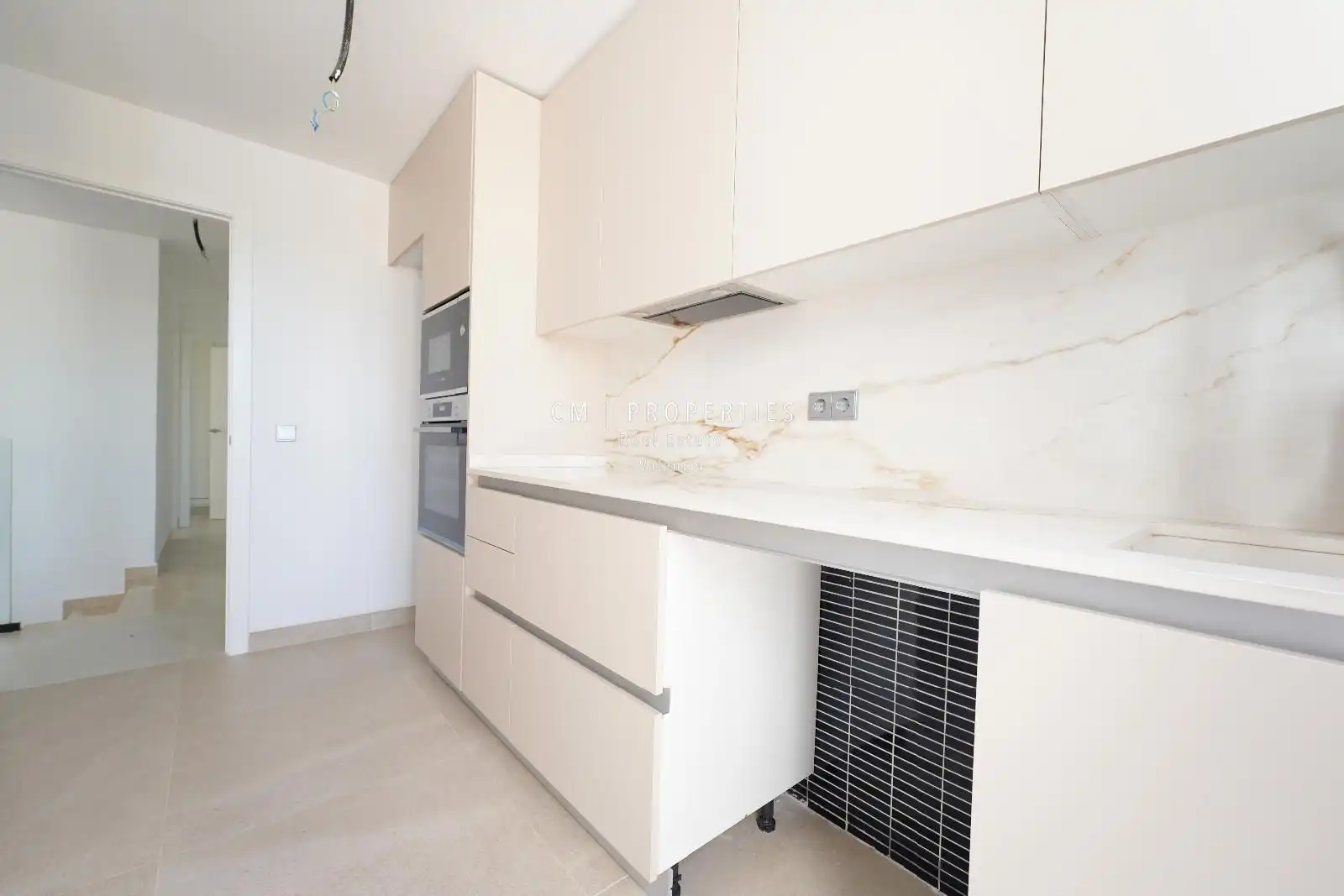 Cocina de Casa adosada de alquiler en Chiva con Aire acondicionado, Calefacción y Jardín privado
