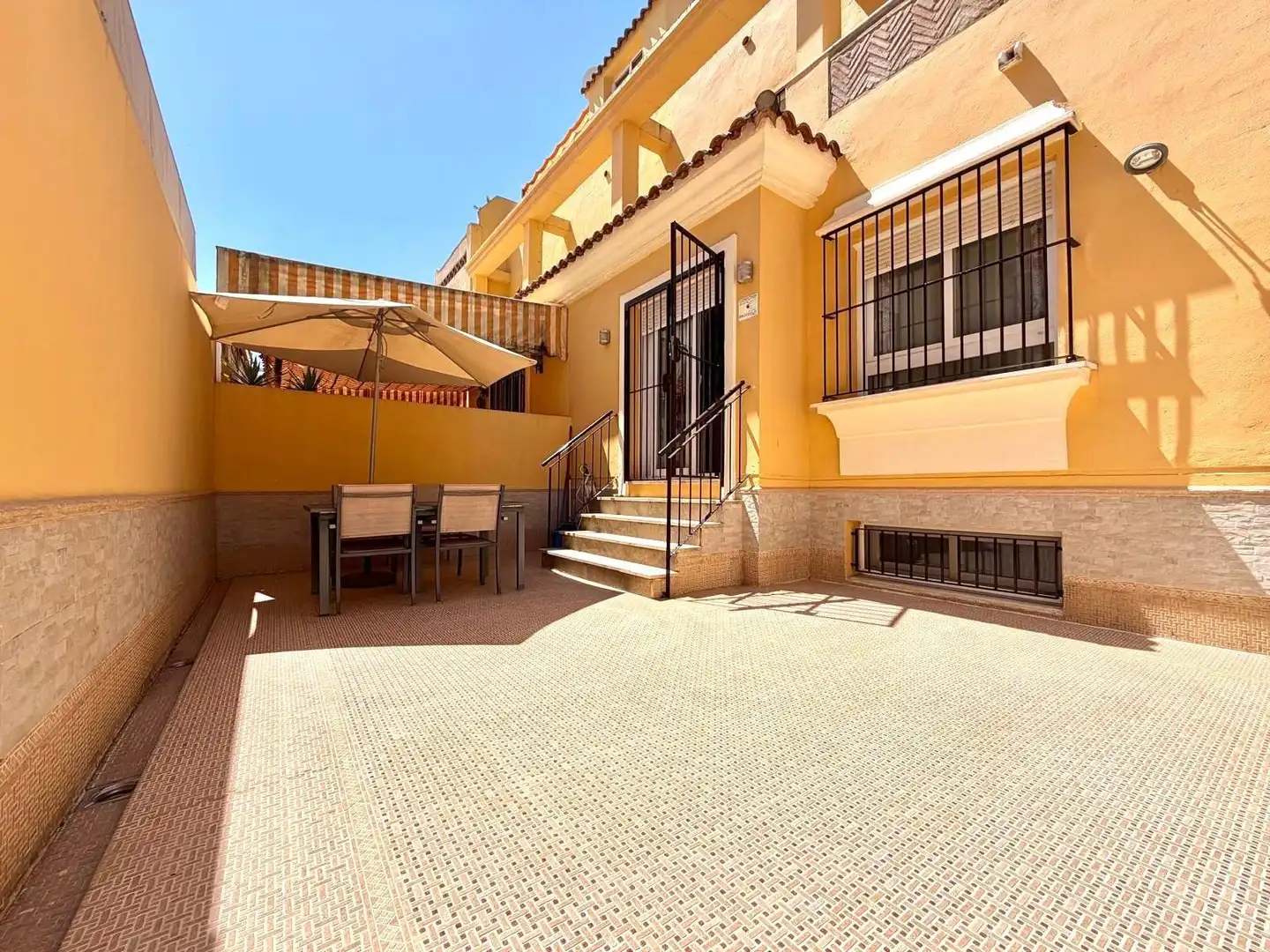 Terrassa de Casa adosada en venda en Jerez de la Frontera amb Aire condicionat, Calefacció i Terrassa