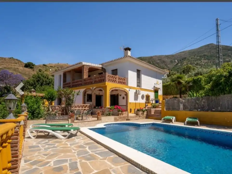 Chalet con piscina en venta en Camino de Valtocado 23, imagen 2