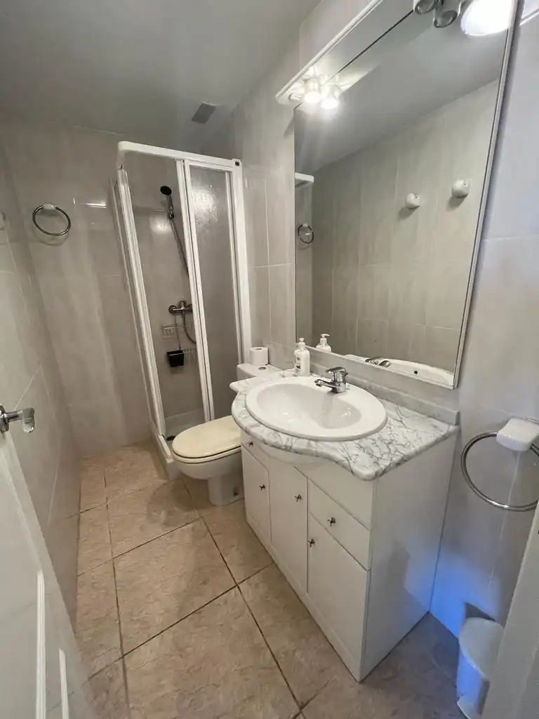 Baño de Casa adosada de alquiler en Els Poblets con Aire acondicionado, Calefacción y Jardín privado