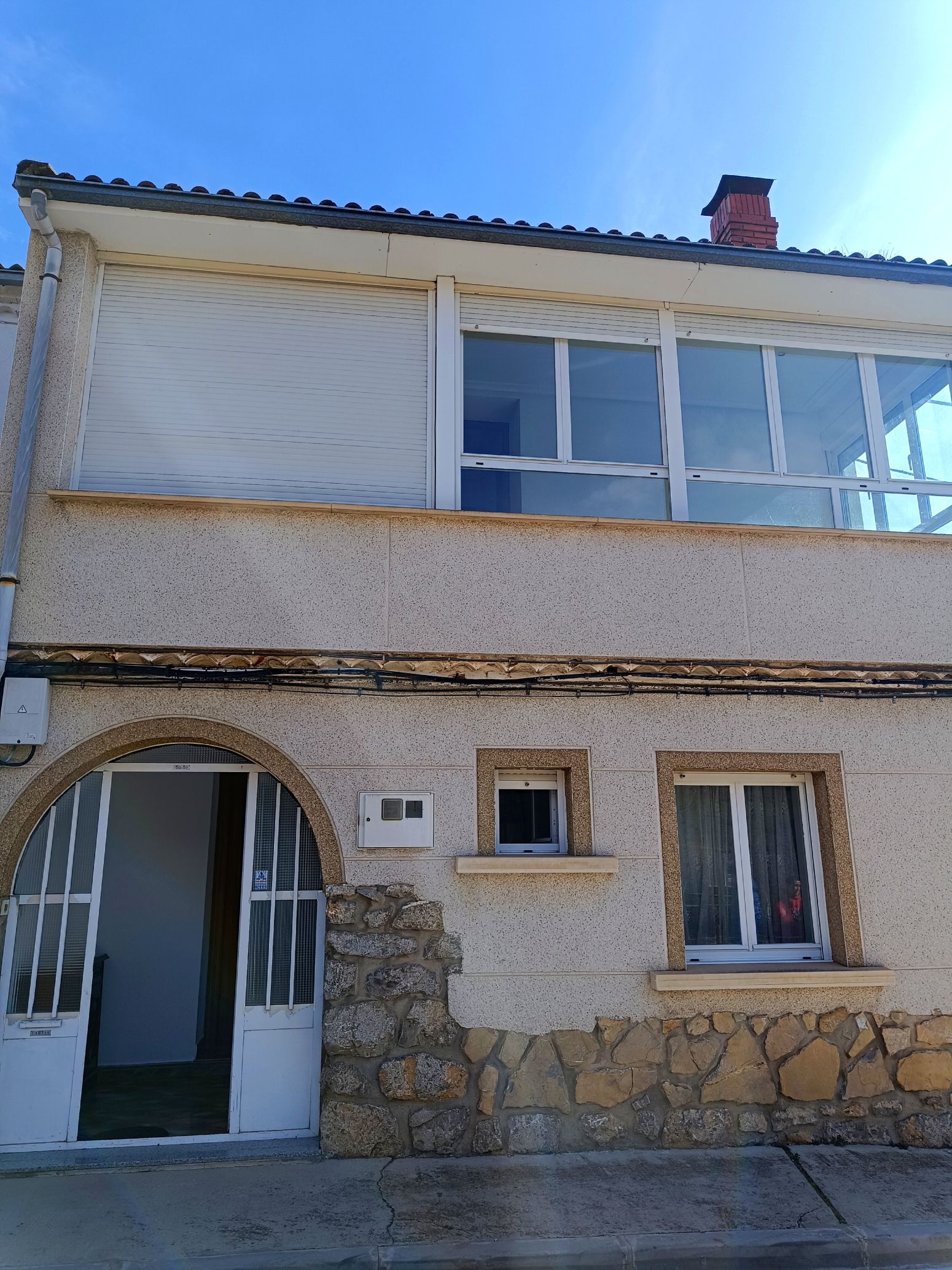Vista exterior de Casa o xalet en venda en Barruelo de Santullán amb Calefacció, Parquet i Terrassa