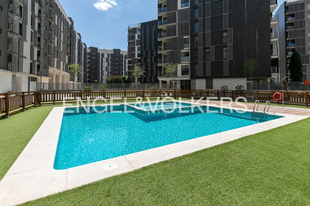 Swimming pool of Apartment to rent in Quart de Poblet  with Air Conditioner, Heating and Private garden