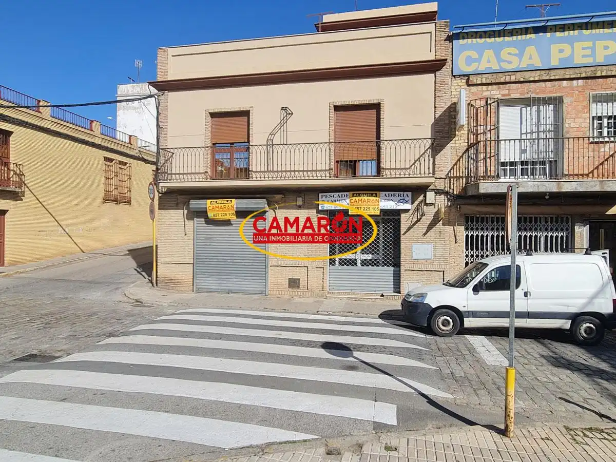 Vista exterior de Local de alquiler en Coria del Río