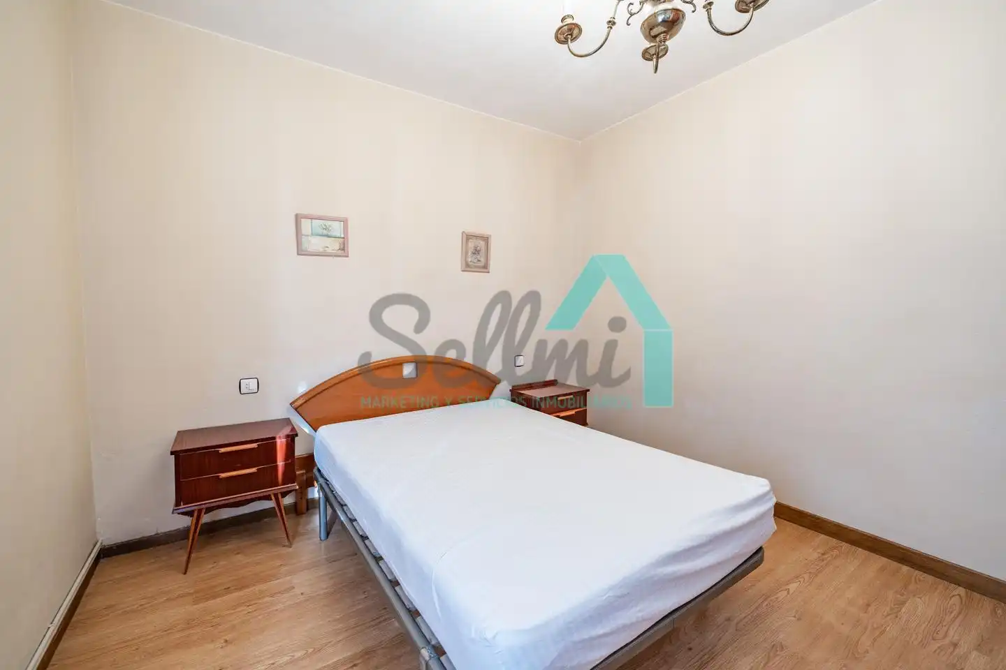 Bedroom of Flat for share in Este