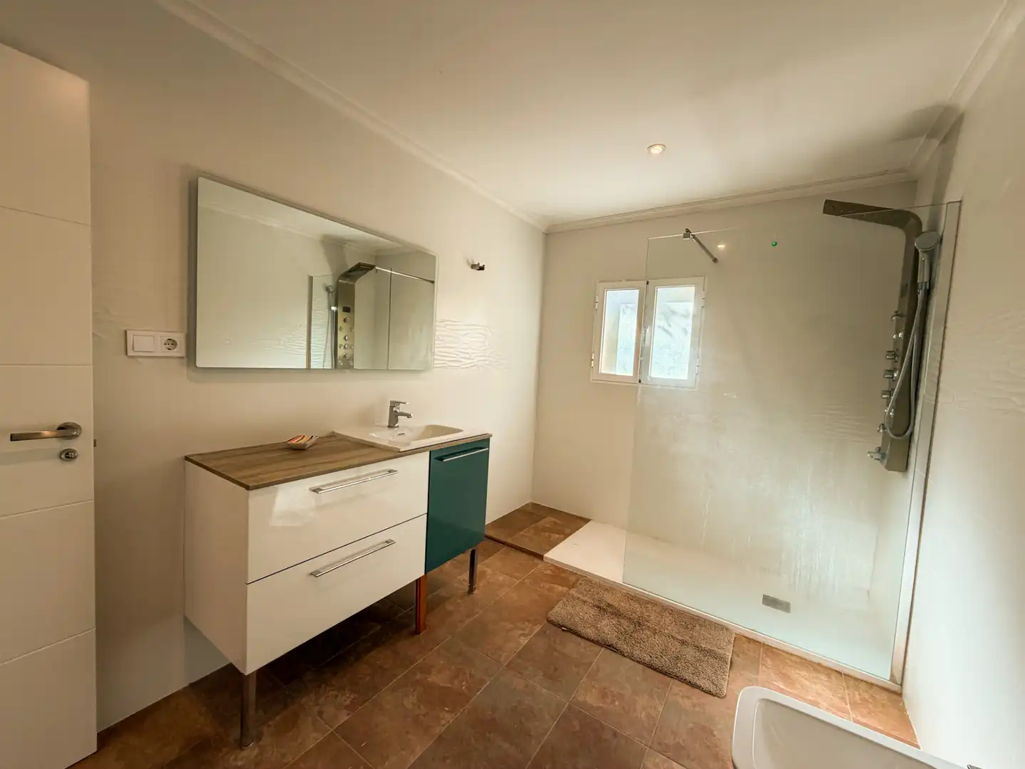 Badezimmer von Haus oder Chalet zum Verkauf in Gilet mit Heizung, Parkett und Terrasse