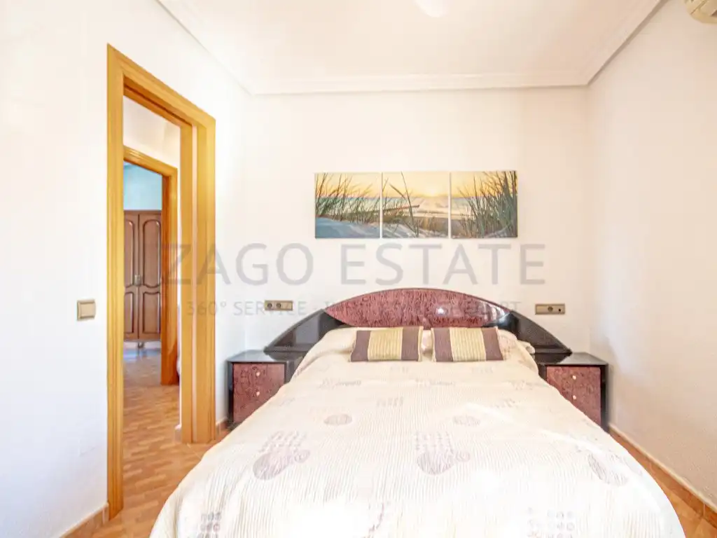 Habitación de Casa adosada en venta en La Nucia con Jardín privado, Amueblado y Horno