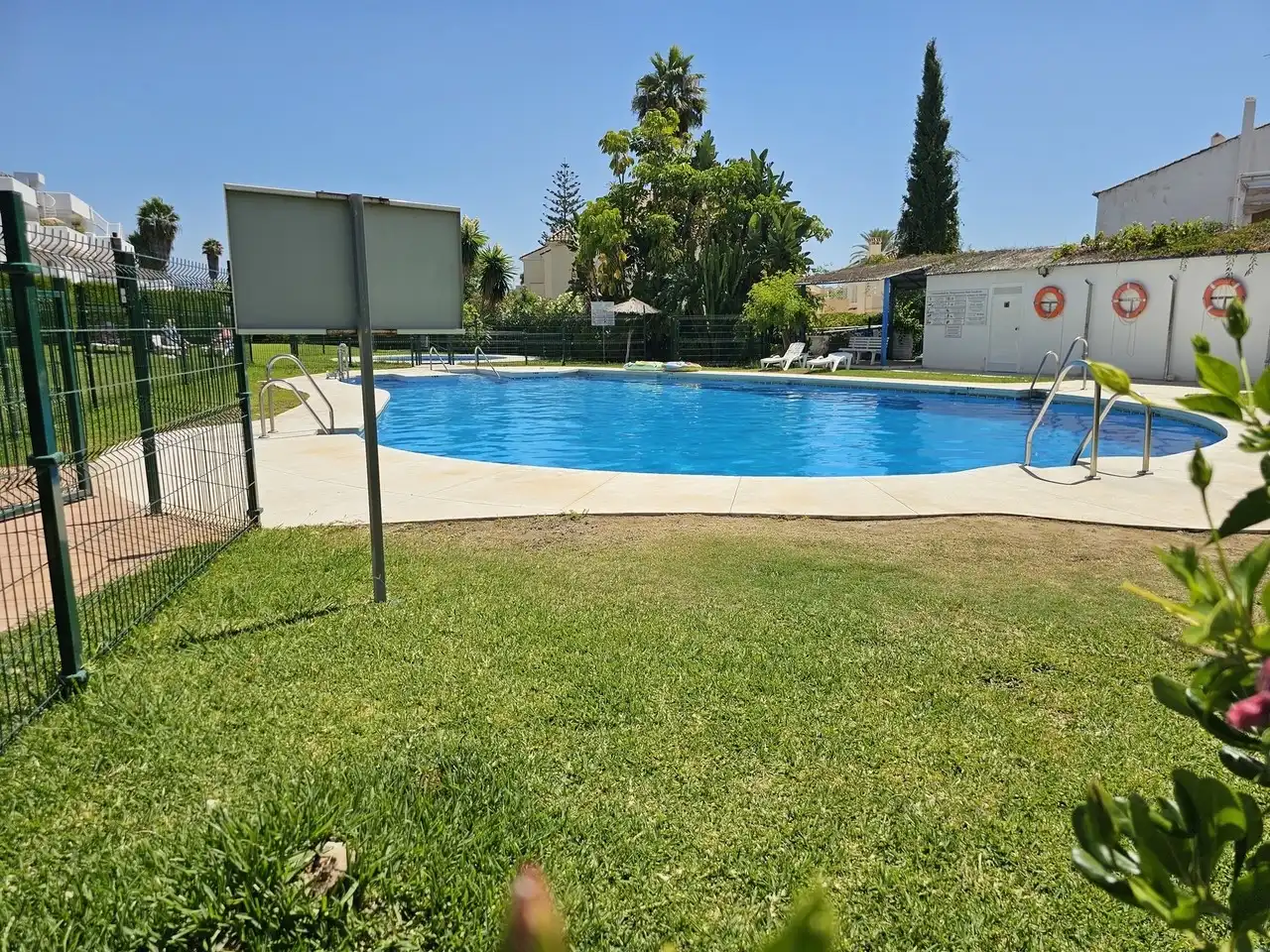 Piscina de Apartament en venda en Estepona amb Aire condicionat, Terrassa i Piscina