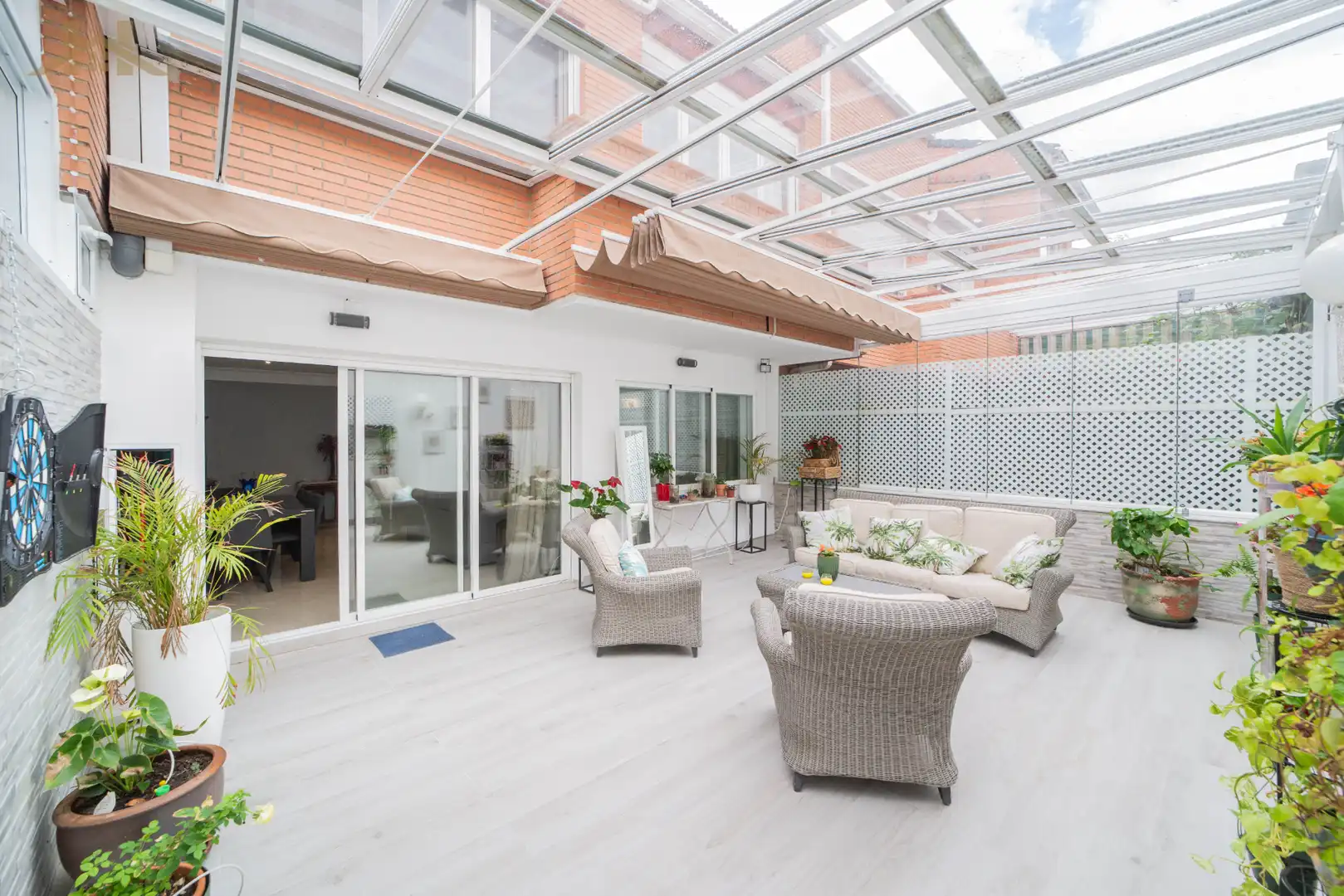 Terrasse von Einfamilien-Reihenhaus zum Verkauf in Madrid mit Klimaanlage, Heizung und Terrasse