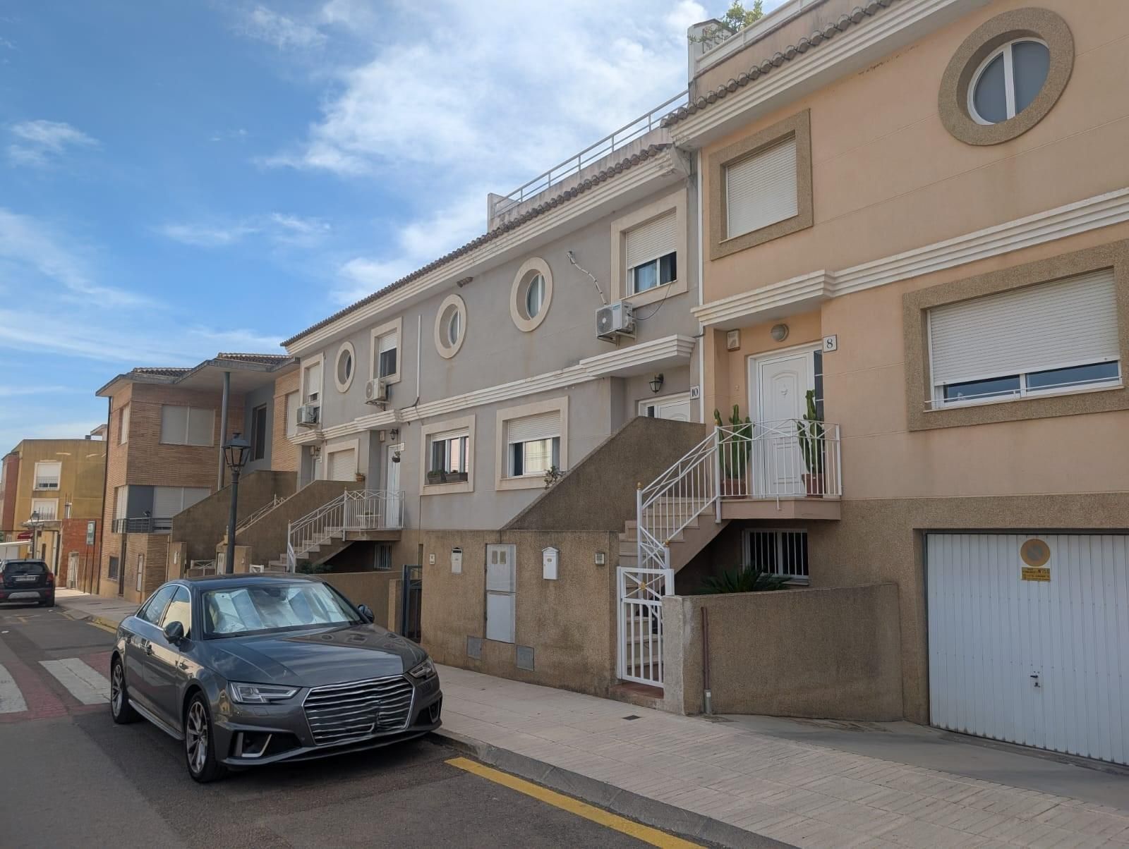 Exterior view of Single-family semi-detached for sale in La Llosa de Ranes  with Air Conditioner and Terrace