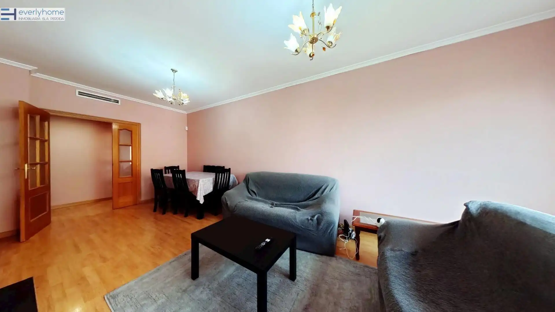 Sala de estar de Piso en venta en Castellón de la Plana / Castelló de la Plana con Parquet y Trastero