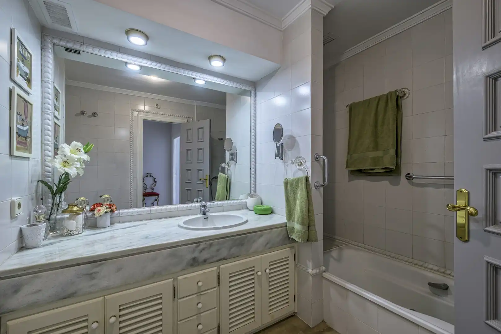 Baño de Ático en venta en Fuengirola con Aire acondicionado, Terraza y Trastero