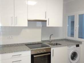 Kitchen of Flat to rent in Gijón   with Heating, Furnished and Washing machine
