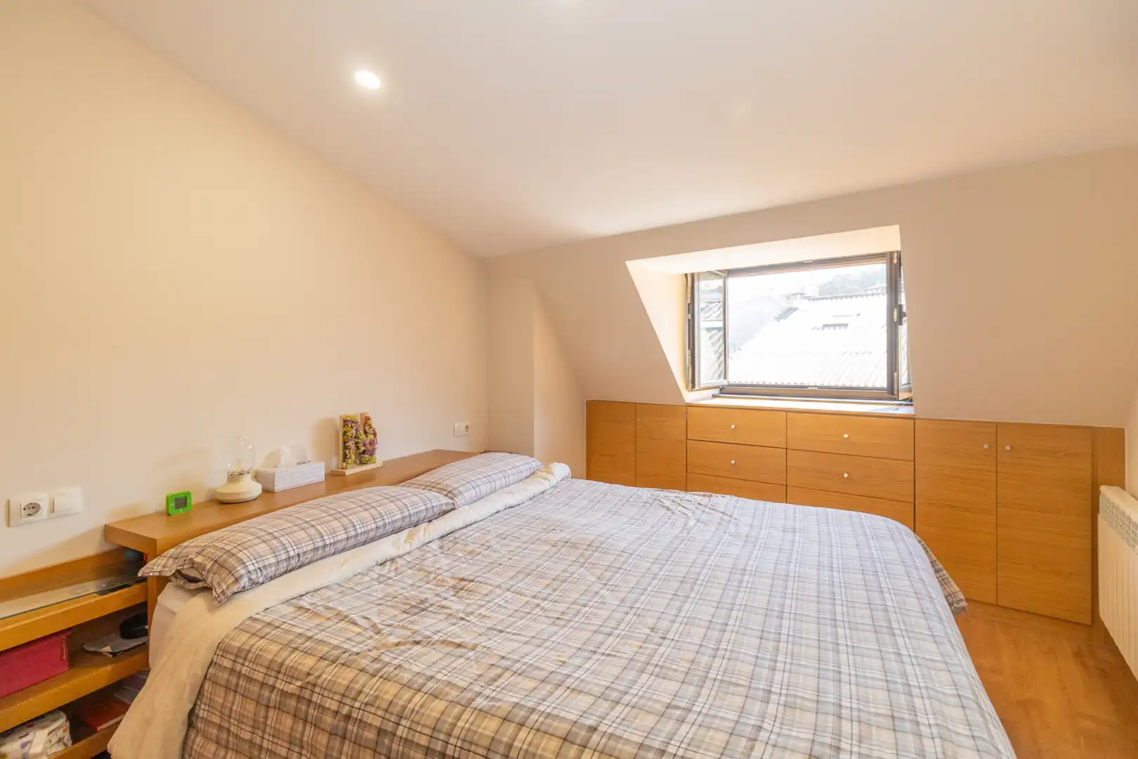 Bedroom of Flat for sale in Miño  with Heating, Parquet flooring and Terrace