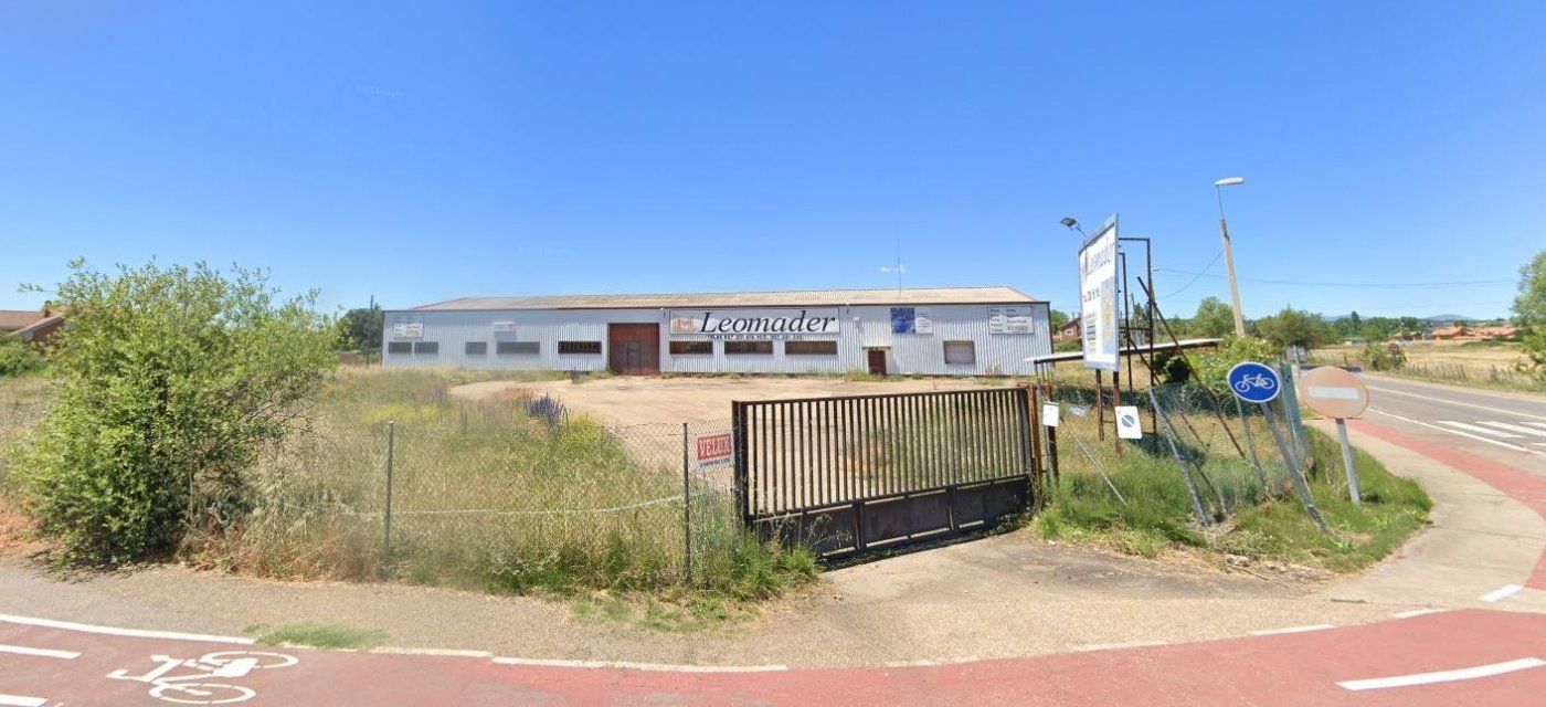 Exterior view of Industrial buildings for sale in Villaquilambre