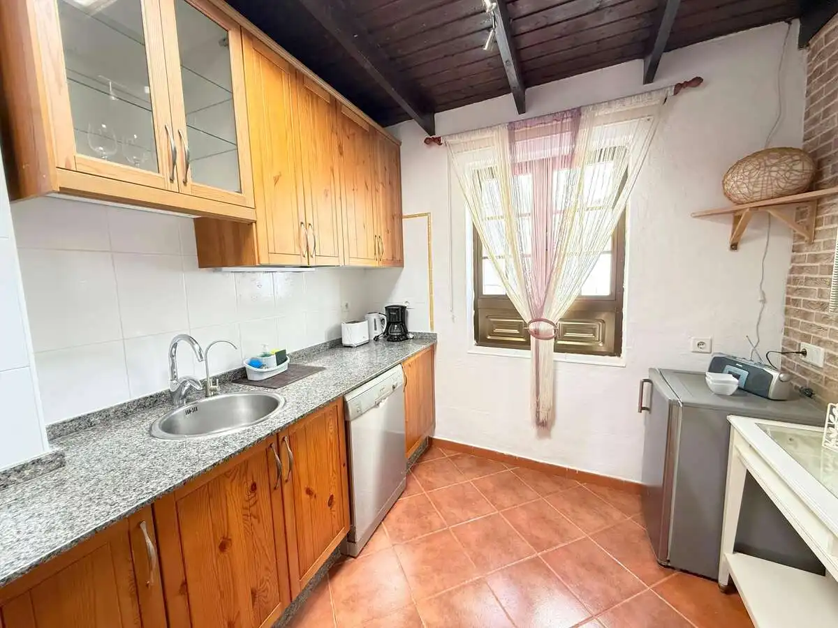 Cuina de Casa o xalet en venda en Teguise amb Jardí privat, Terrassa i Moblat