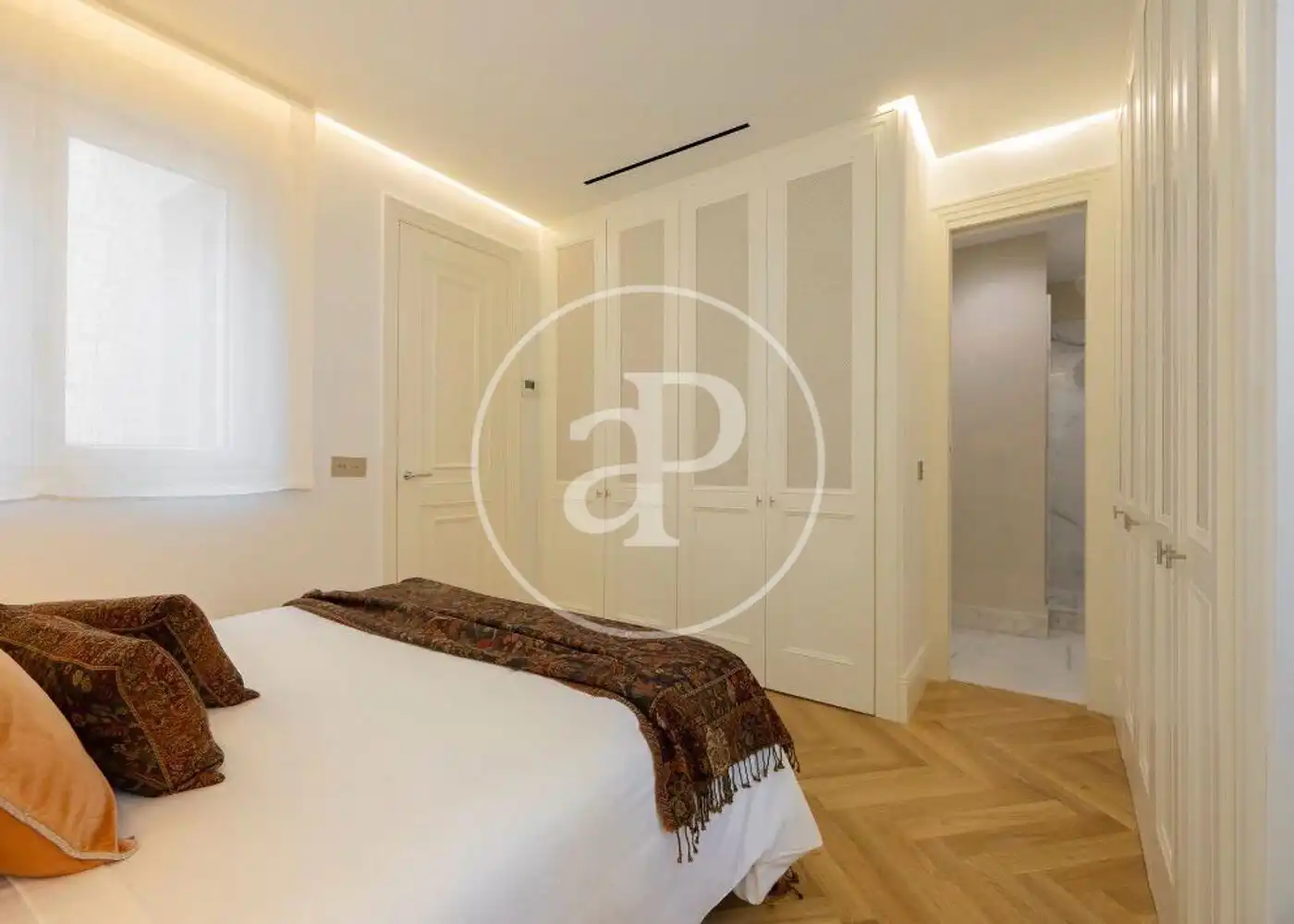 Bedroom of Flat for sale in Madrid  with Air Conditioner, Heating and Storage room