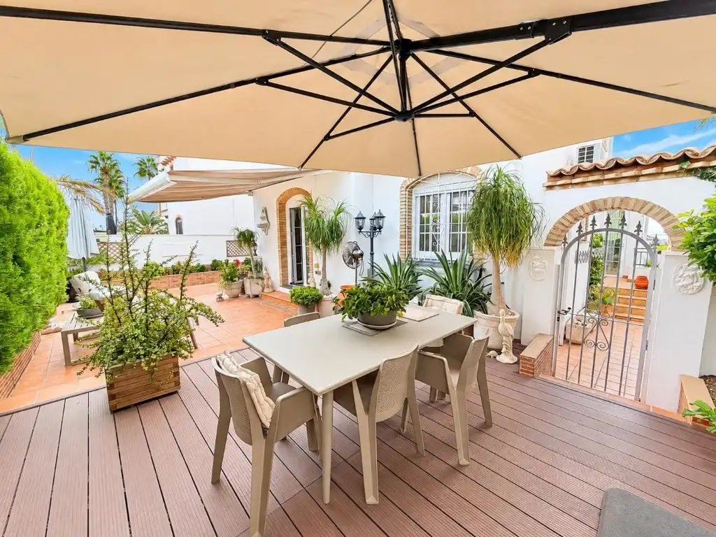Casa con terraza en venta en calle canal de la mancha, imagen 5