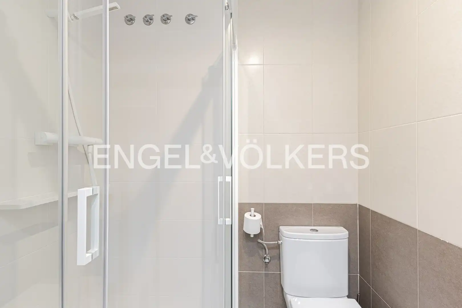 Baño de Piso en venta en Sant Joan Despí con Aire acondicionado, Calefacción y Parquet