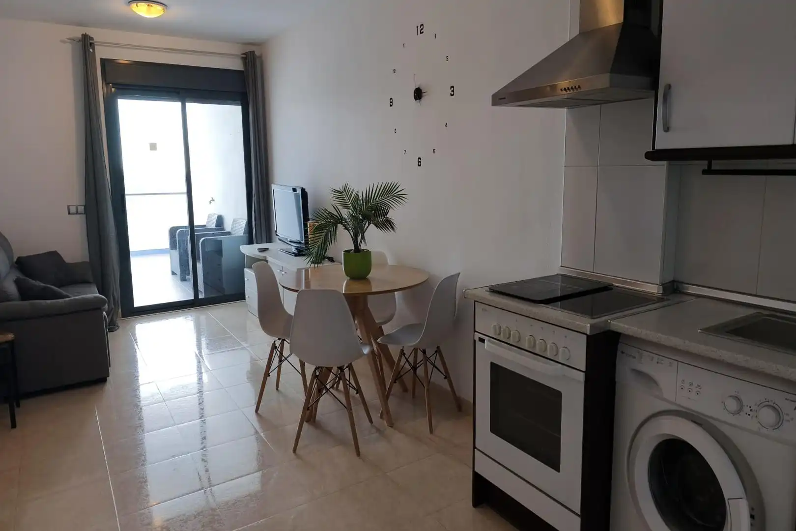 Cuina de Apartament en venda en Vícar amb Aire condicionat, Terrassa i Moblat