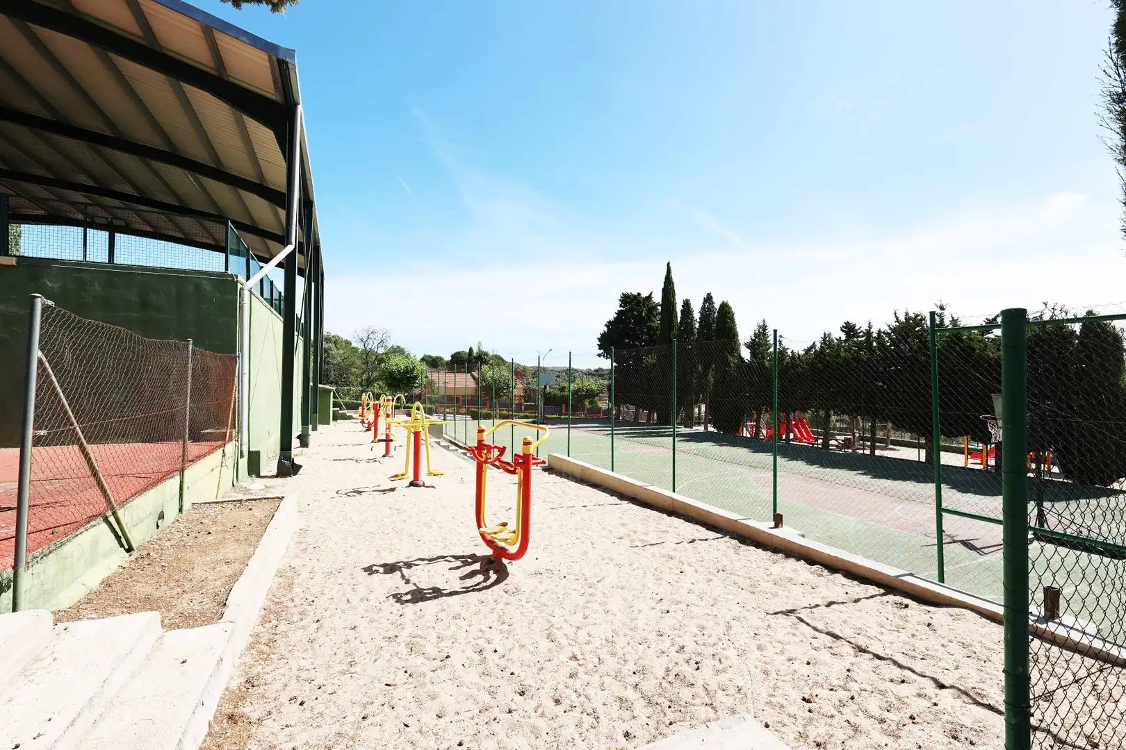 Exterior view of Houses for sale in Villa del Prado  with Heating, Private garden and Storage room