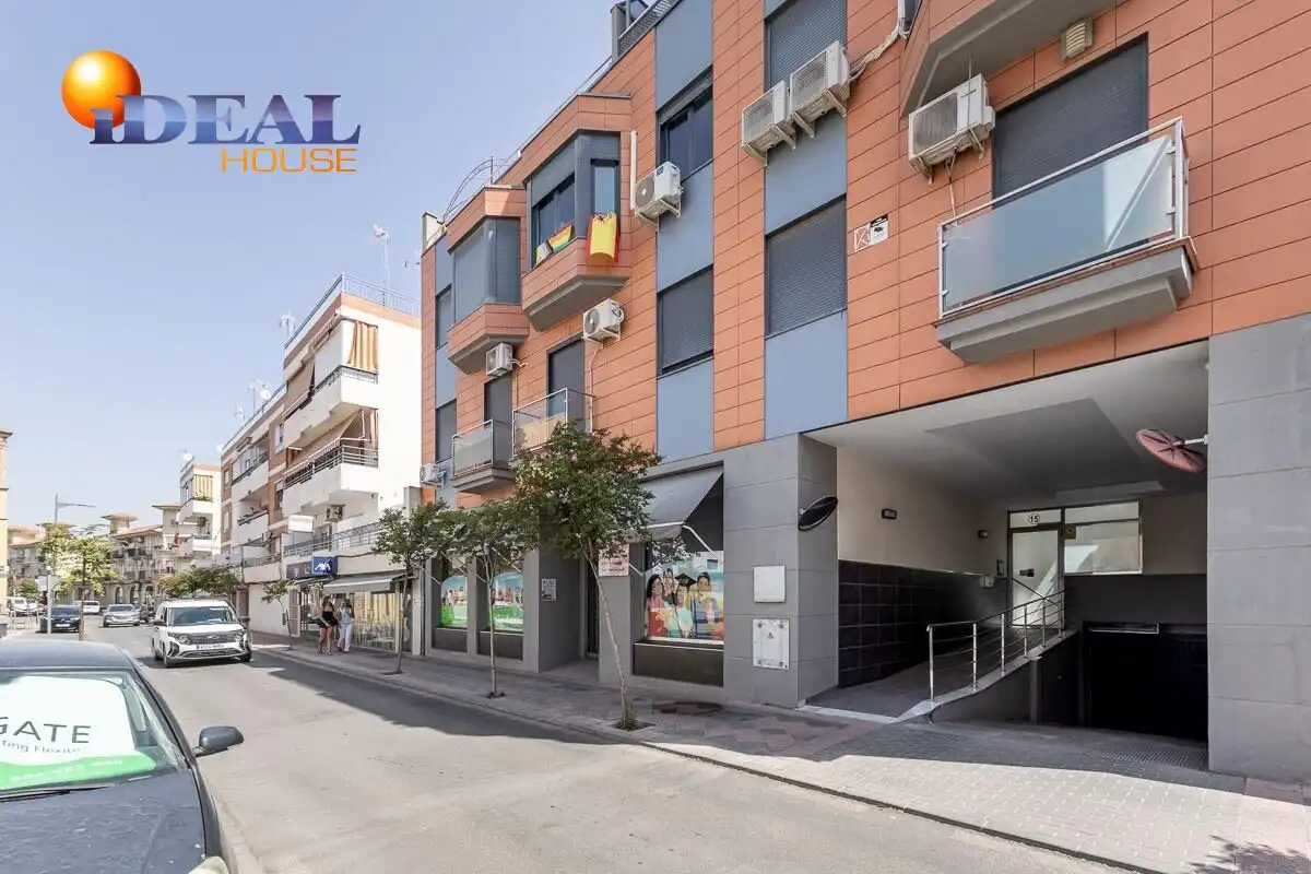 Exterior view of Flat for sale in Armilla  with Air Conditioner, Heating and Balcony