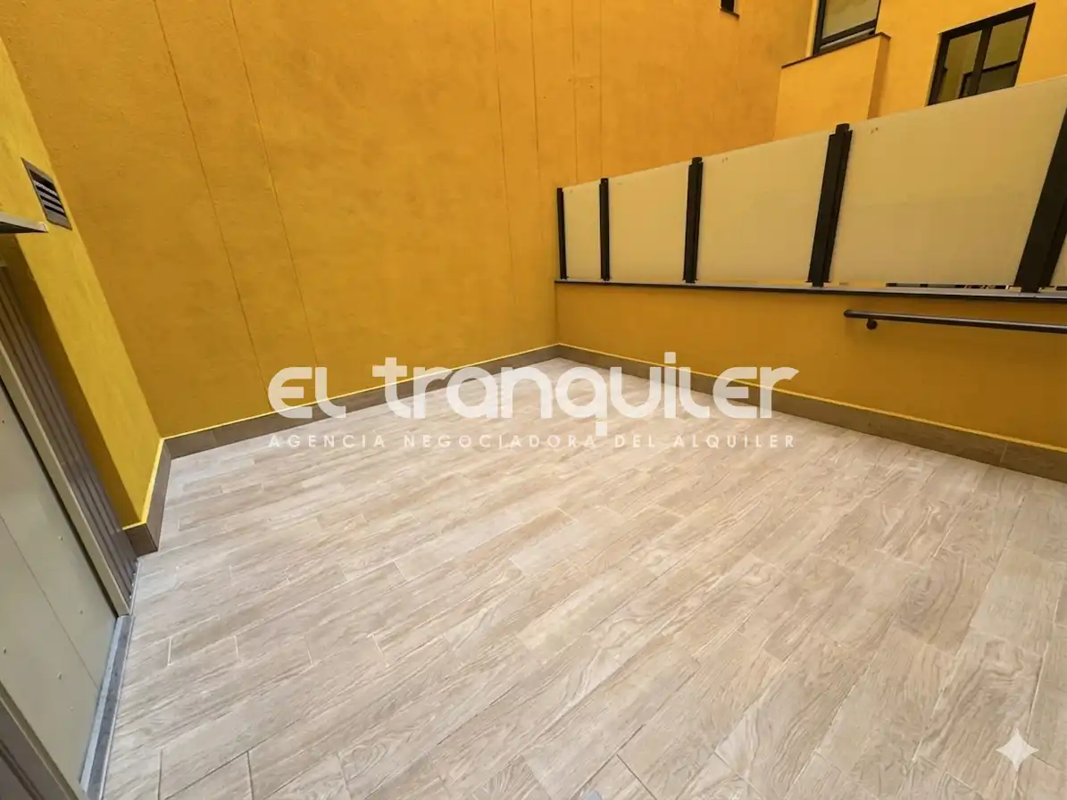 Flat for rent in Madrid  with Air Conditioner, Terrace and Storage room
