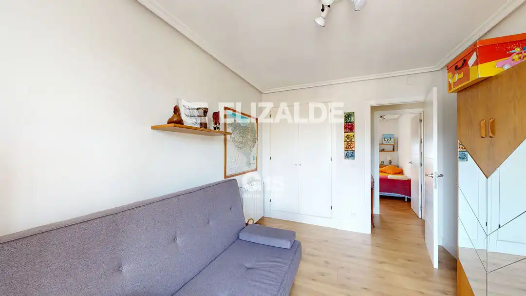 Habitación de Piso en venta en Donostia - San Sebastián  con Calefacción, Trastero y Balcón
