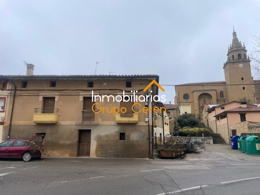 Vista exterior de Casa o xalet en venda en Castañares de Rioja amb Calefacció i Moblat