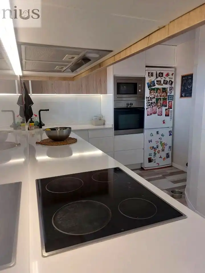 Cuina de Pis de lloguer en Silla amb Aire condicionat, Calefacció i Terrassa