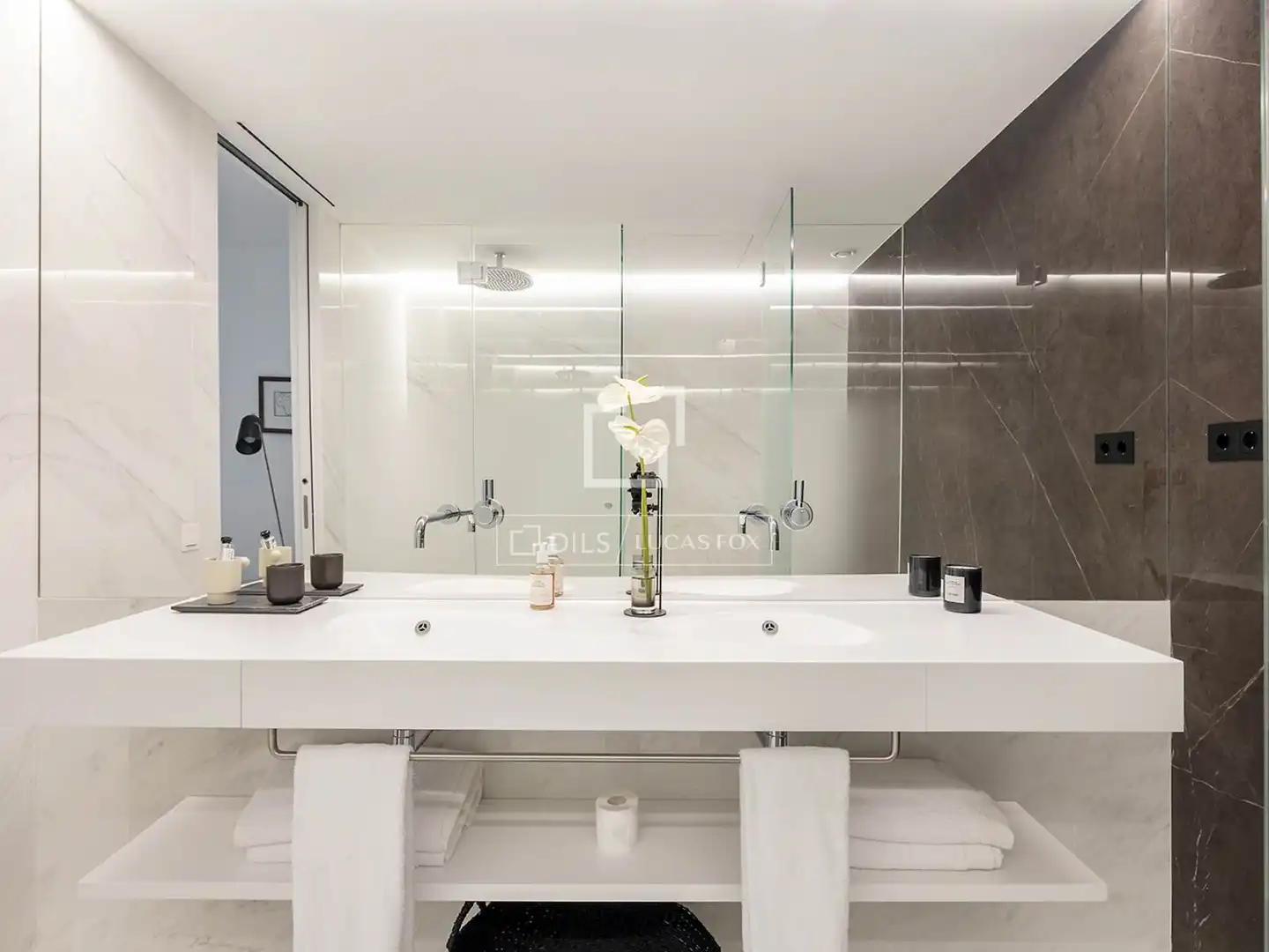 Badezimmer von Wohnung zum Verkauf in Barcelona mit Klimaanlage, Heizung und Parkett