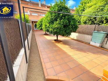 Casa a schiera con balcone in vendita a Poble