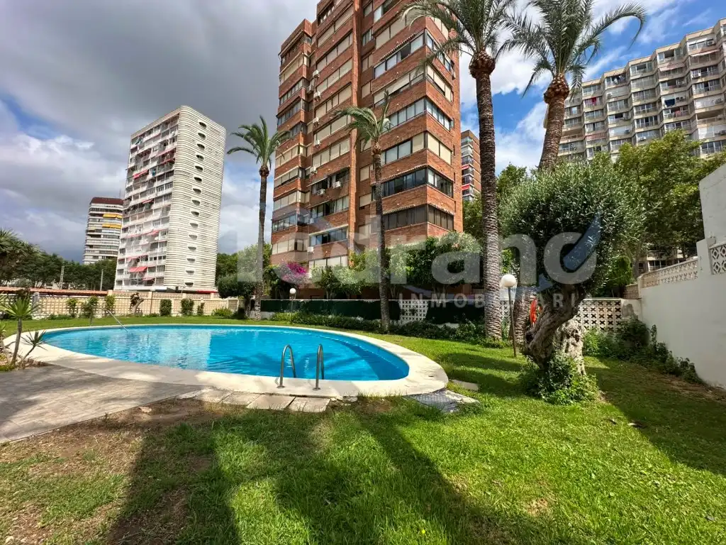 Exterior view of Flat for sale in Benidorm  with Air Conditioner, Private garden and Swimming Pool
