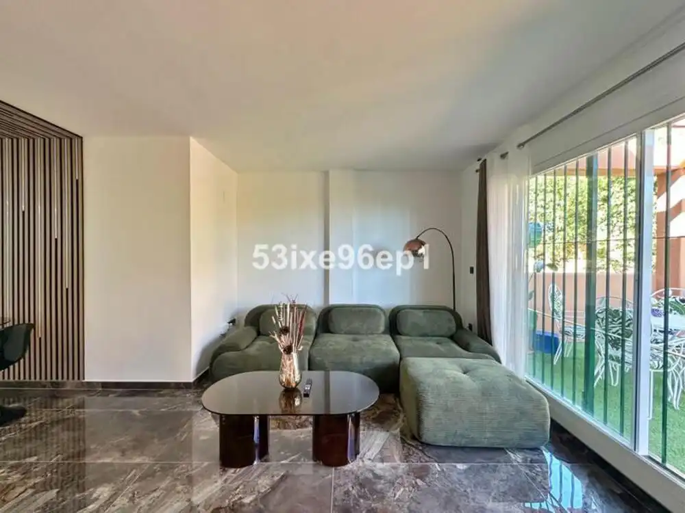 Sala de estar de Planta baja de alquiler en Marbella con Aire acondicionado, Terraza y Piscina