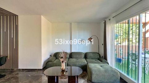 Foto 2 de Planta baja de alquiler en Elviria, Marbella