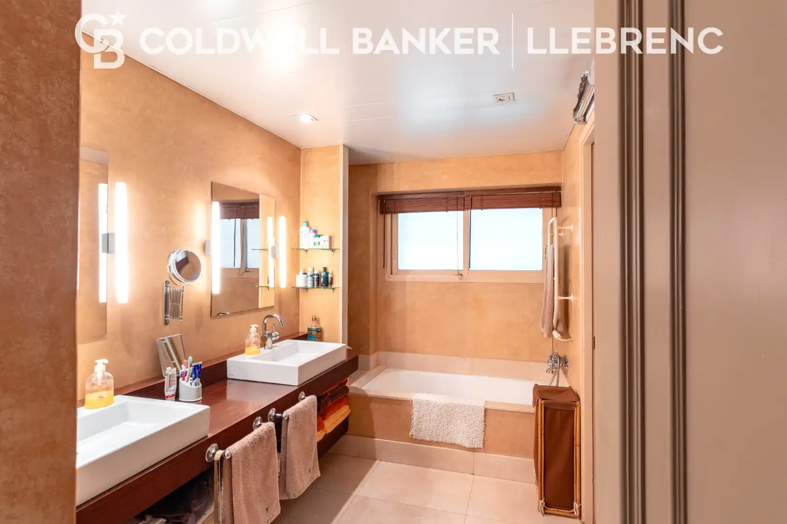 Baño de Casa o chalet en venta en Barcelona con Calefacción, Jardín privado y Parquet