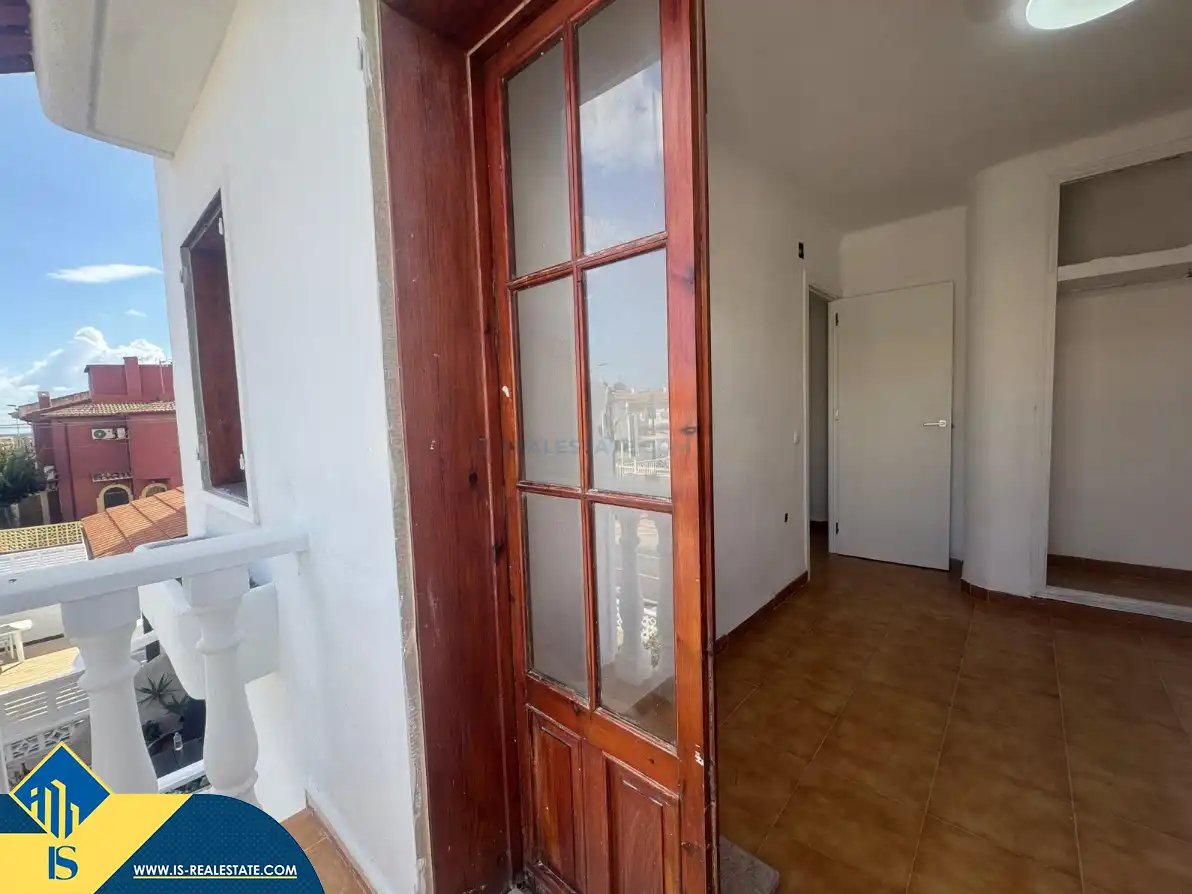 Casa adosada en venda en Torrevieja amb Calefacció, Jardí privat i Terrassa